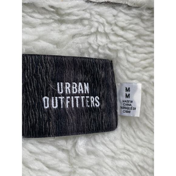URBAN OUTFITTERS Women's Silver Metallic Faux-Fur Button-Down Coat SZ M - Picture 9 of 12
